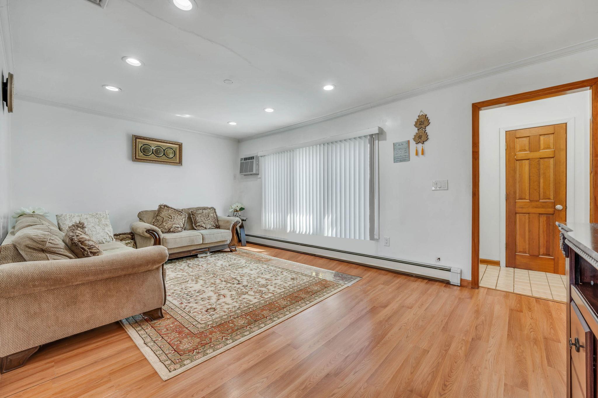 3639 Farmranch Road, Bethpage, New York image 27