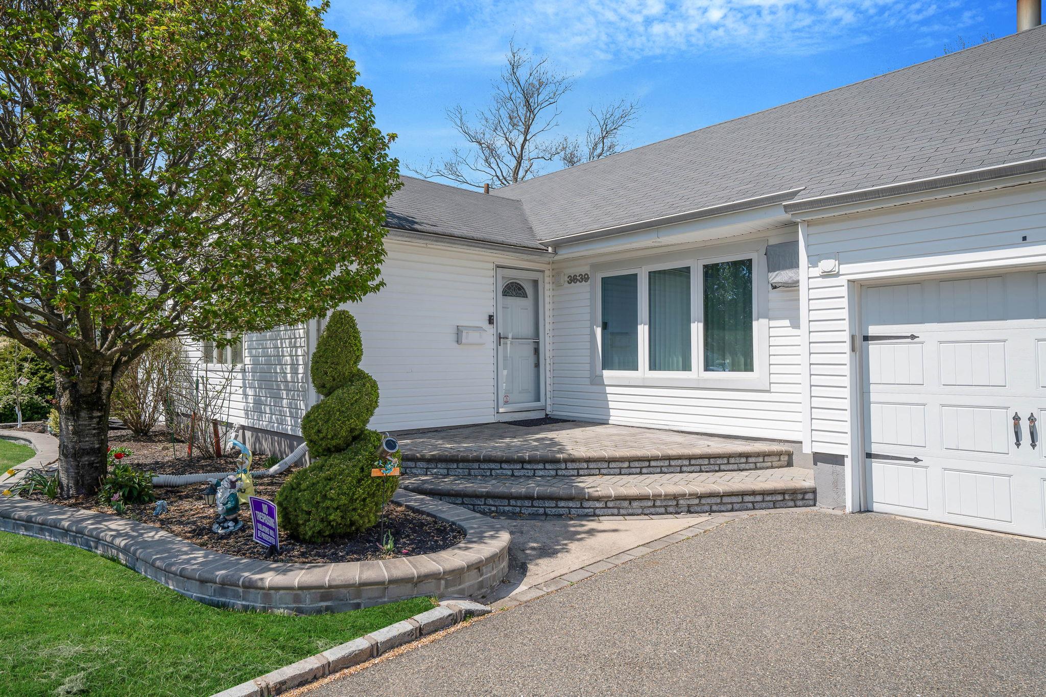 3639 Farmranch Road, Bethpage, New York image 8