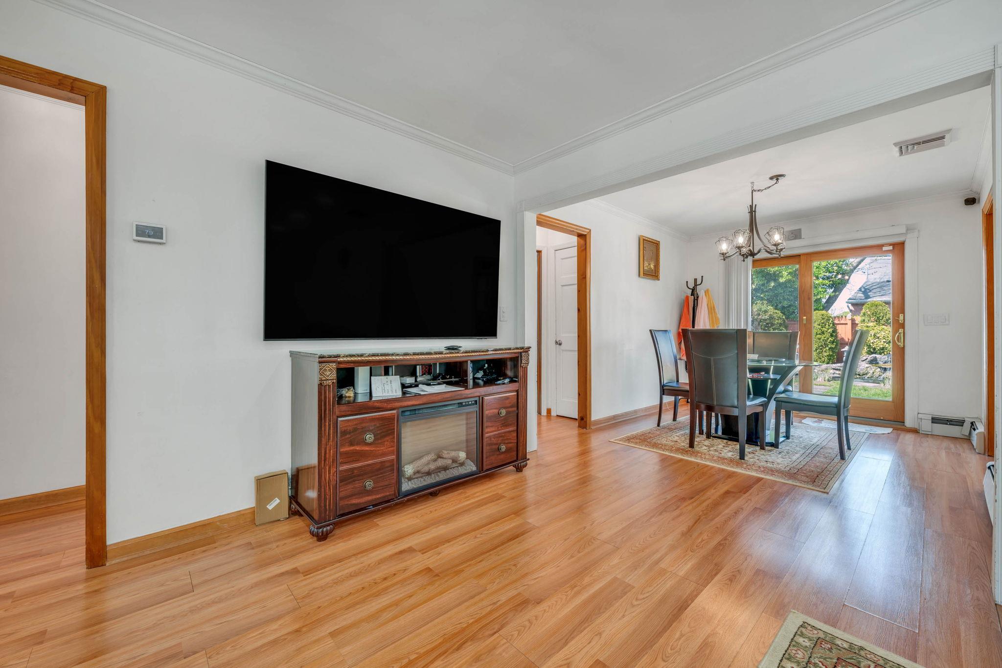 3639 Farmranch Road, Bethpage, New York image 25
