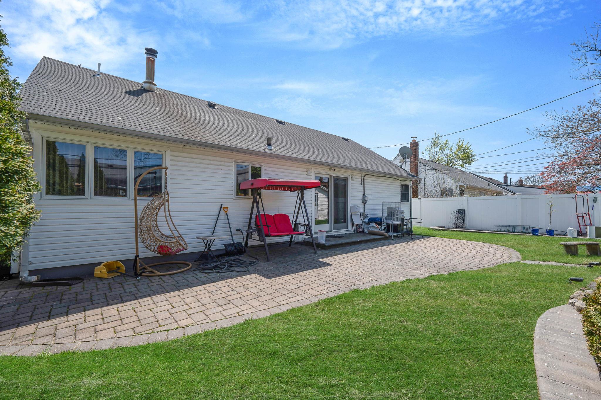 3639 Farmranch Road, Bethpage, New York image 10