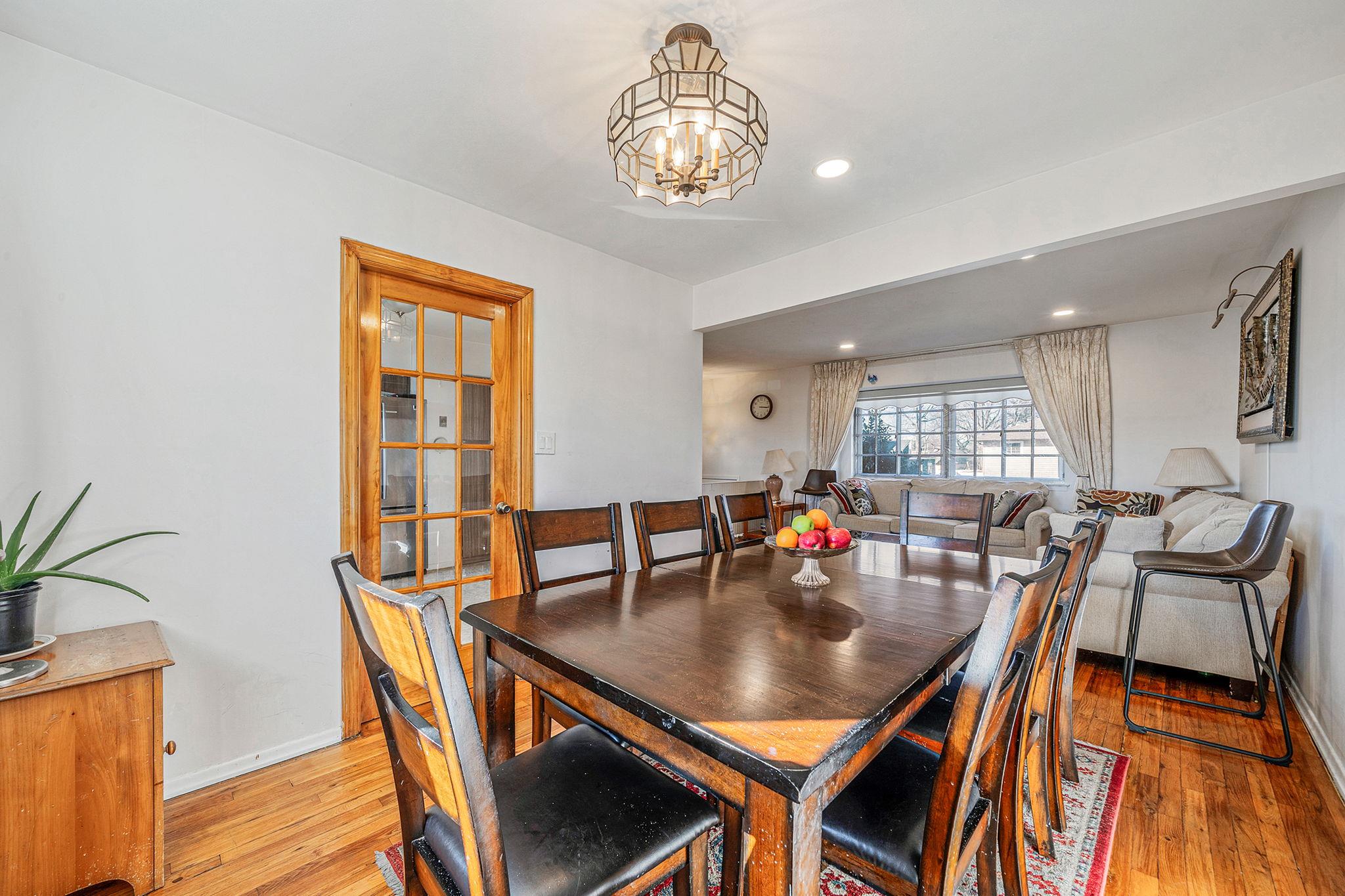 78 Crossway Drive, Deer Park, New York image 12
