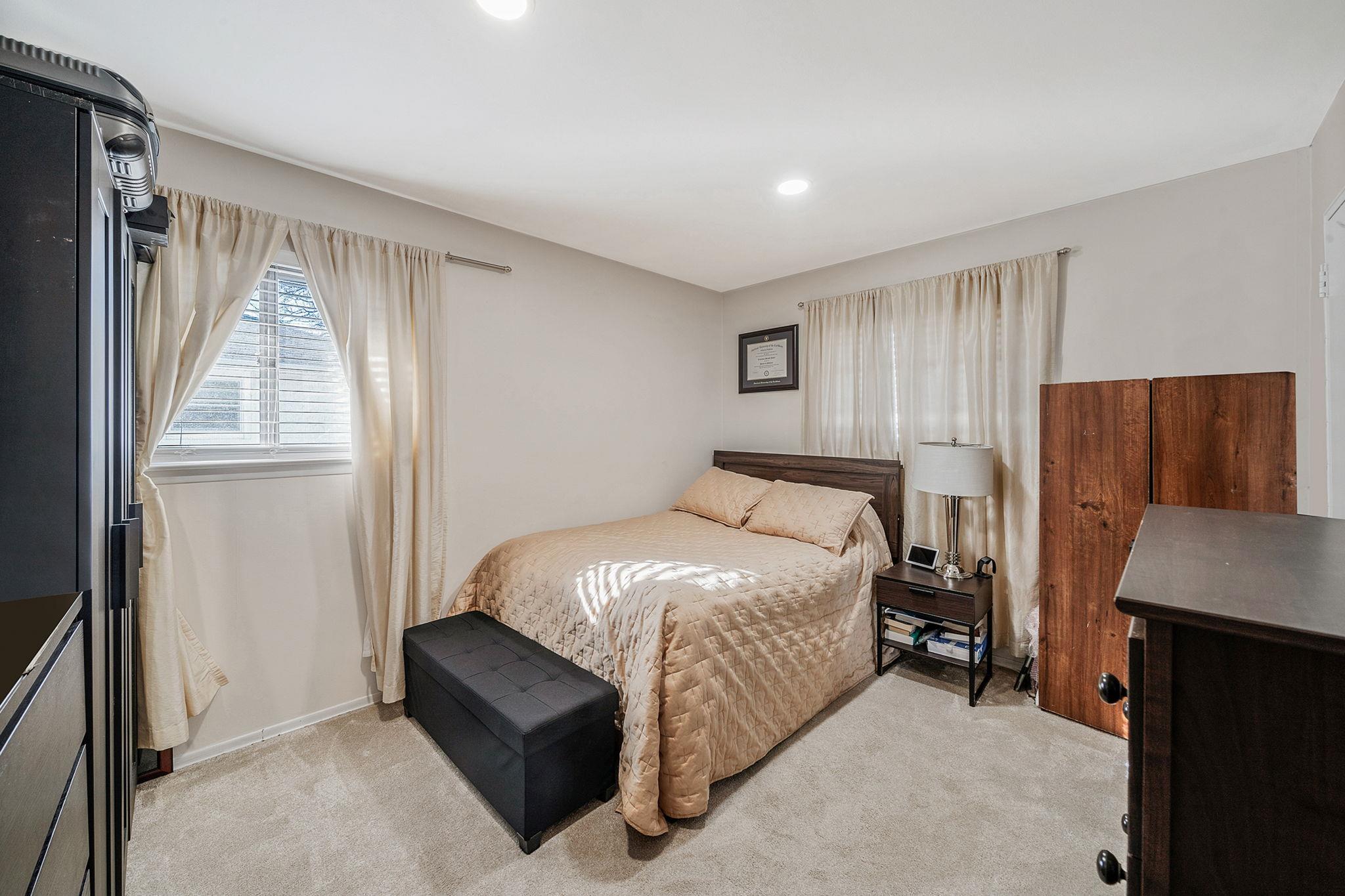 78 Crossway Drive, Deer Park, New York image 19