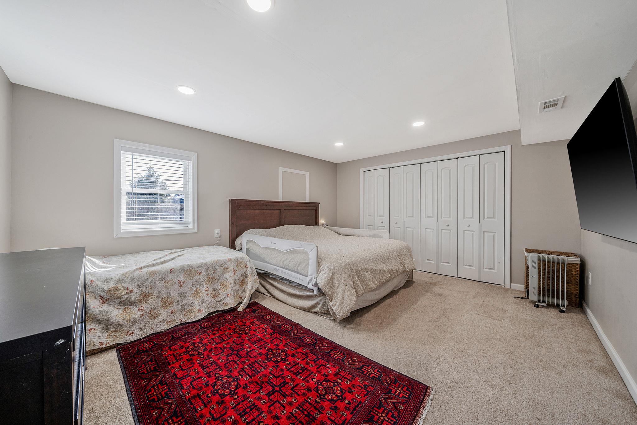78 Crossway Drive, Deer Park, New York image 20