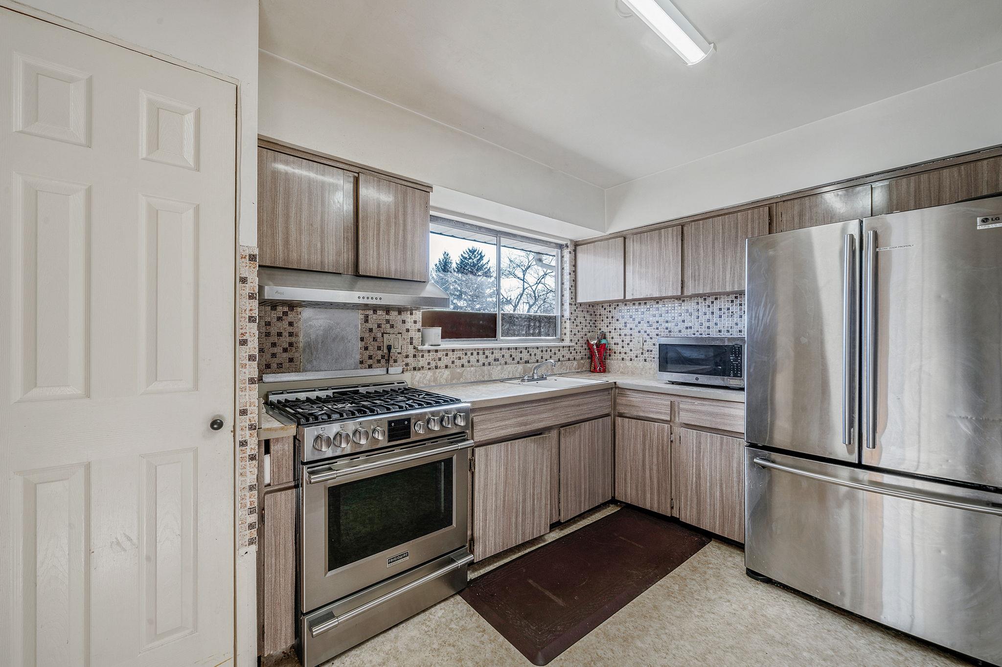 78 Crossway Drive, Deer Park, New York image 13