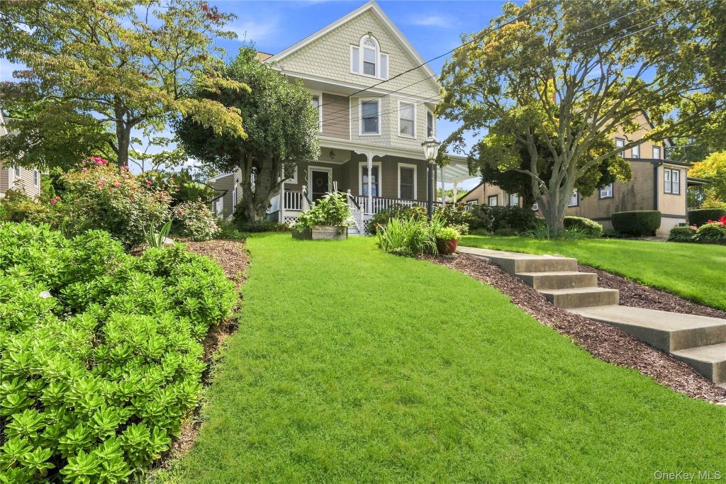 Photo of 43 Kellogg Street, Oyster Bay, NY 11771 (MLS # 1026156)