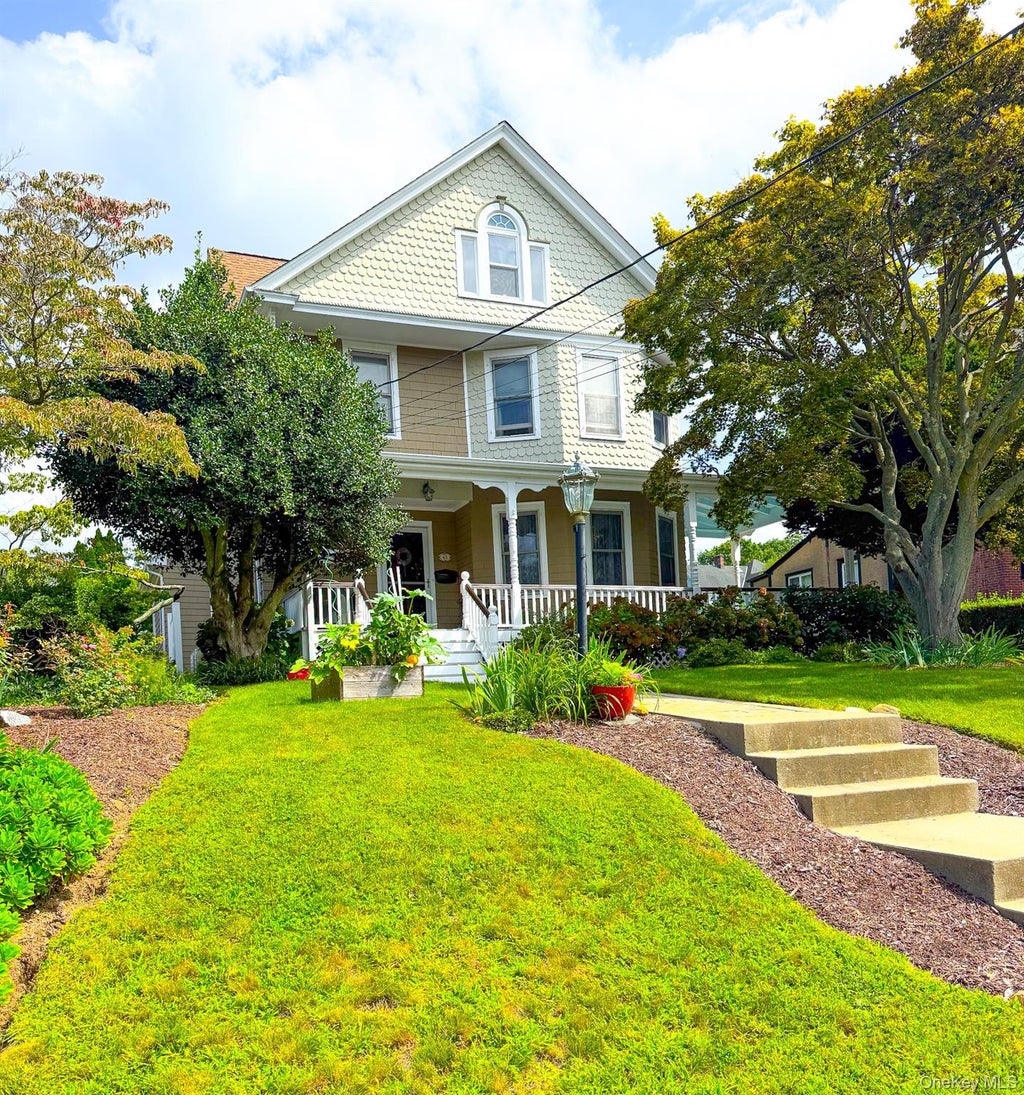 Photo of 43 Kellogg Street, Oyster Bay, NY 11771 (MLS # 1026156)