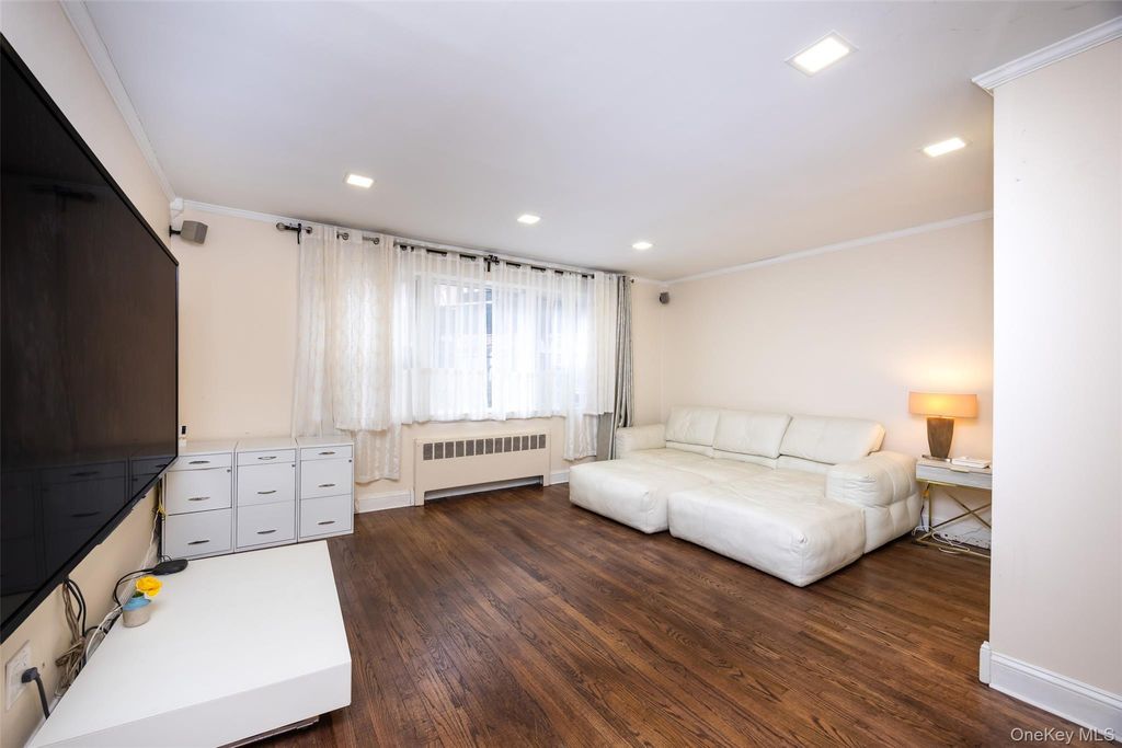 Photo of 13835 Jewel Avenue #1A, Kew Garden Hills, NY 11367 (MLS # 978362)