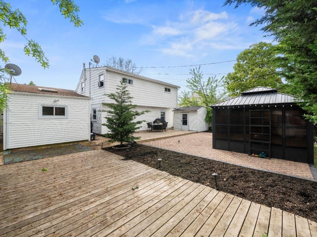33 Saddle Lane, Levittown, New York image 29