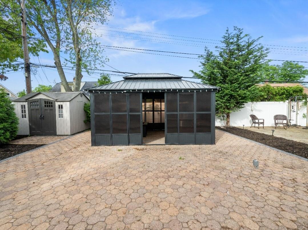 33 Saddle Lane, Levittown, New York image 26