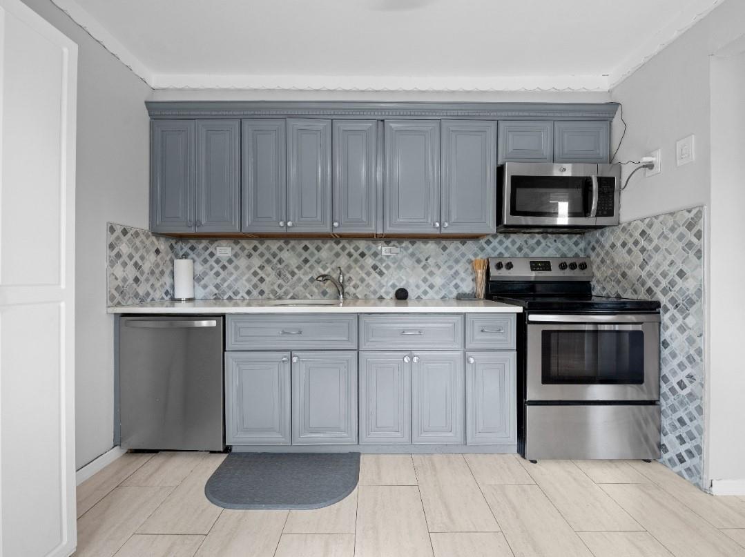 33 Saddle Lane, Levittown, New York image 7