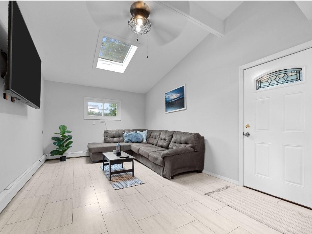 33 Saddle Lane, Levittown, New York image 13