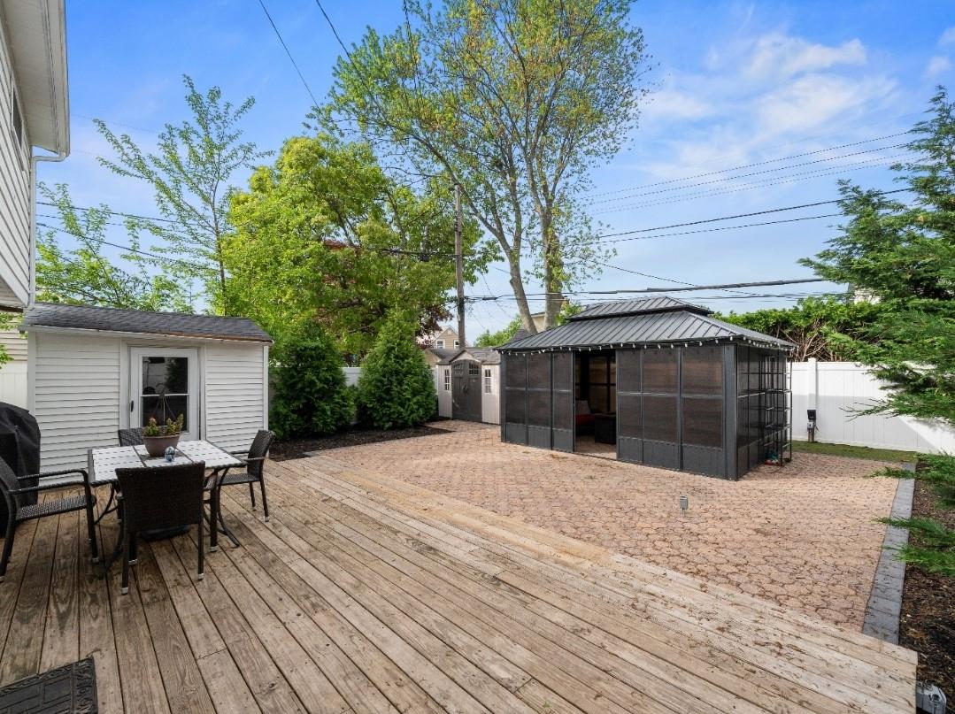 33 Saddle Lane, Levittown, New York image 27