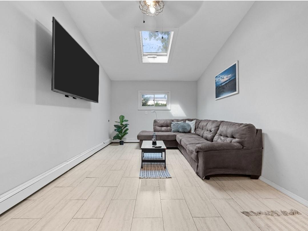 33 Saddle Lane, Levittown, New York image 12