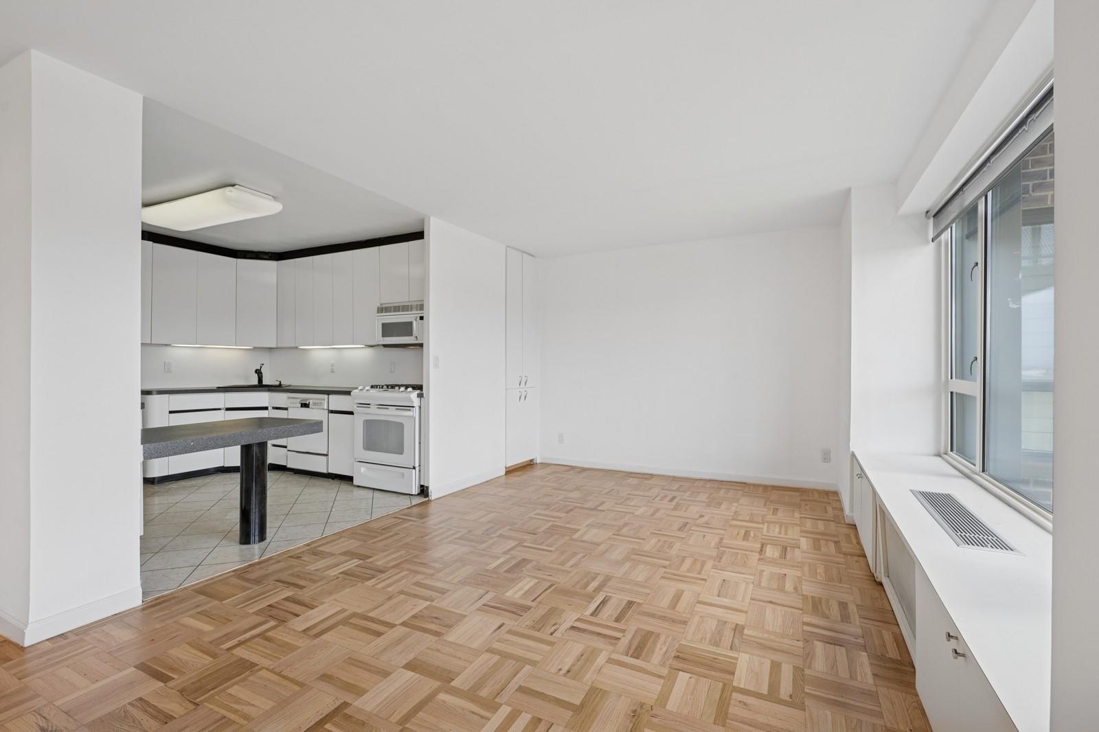 166-25 Powells Cove Boulevard 7E