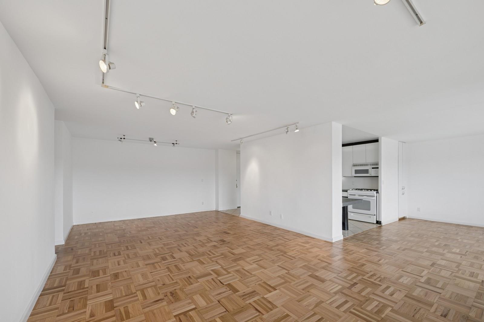 166-25 Powells Cove Boulevard 7E