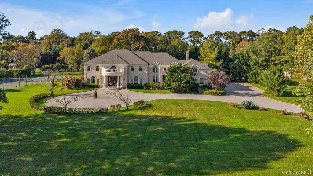 Photo of 11 Polo Drive, Old Westbury, NY 11568 (MLS # 1062443)