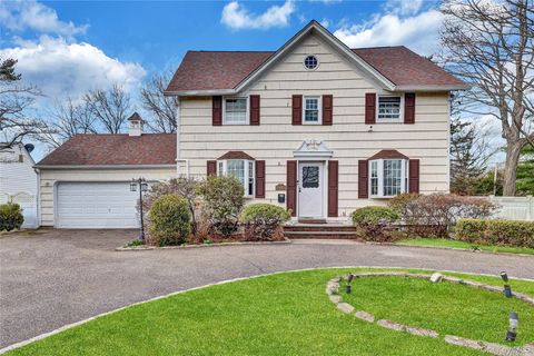 Homes For Sale - 225 Hilton Avenue<br/> Nassau County, Hempstead, NY 11550