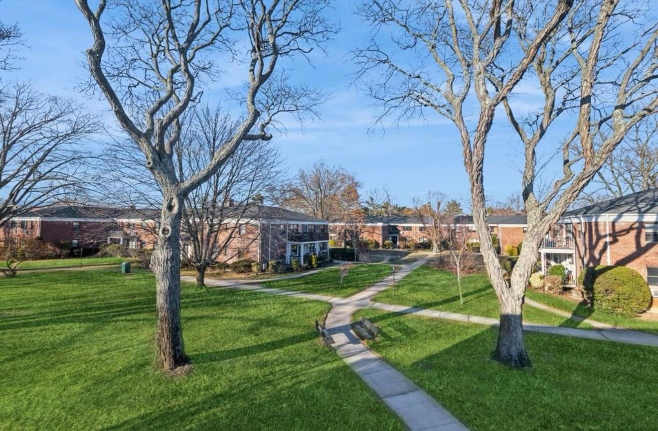1213 E Broadway #B12, Hewlett, New York image 3