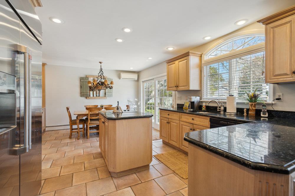 21 Sharon Drive, Patchogue, New York image 12