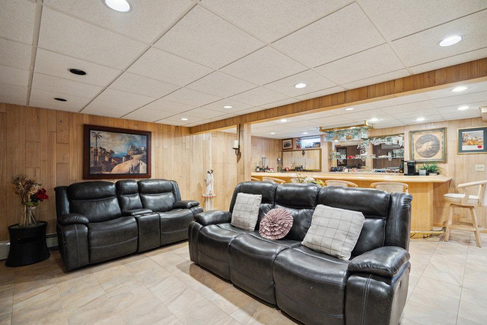 21 Sharon Drive, Patchogue, New York image 32
