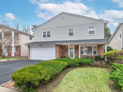 Apartment For Sale - 175 Soundview Drive<br/> Port Washington, NY 11050