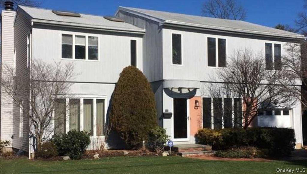 Photo of 140 North Street, Locust Valley, NY 11560 (MLS # 984993)