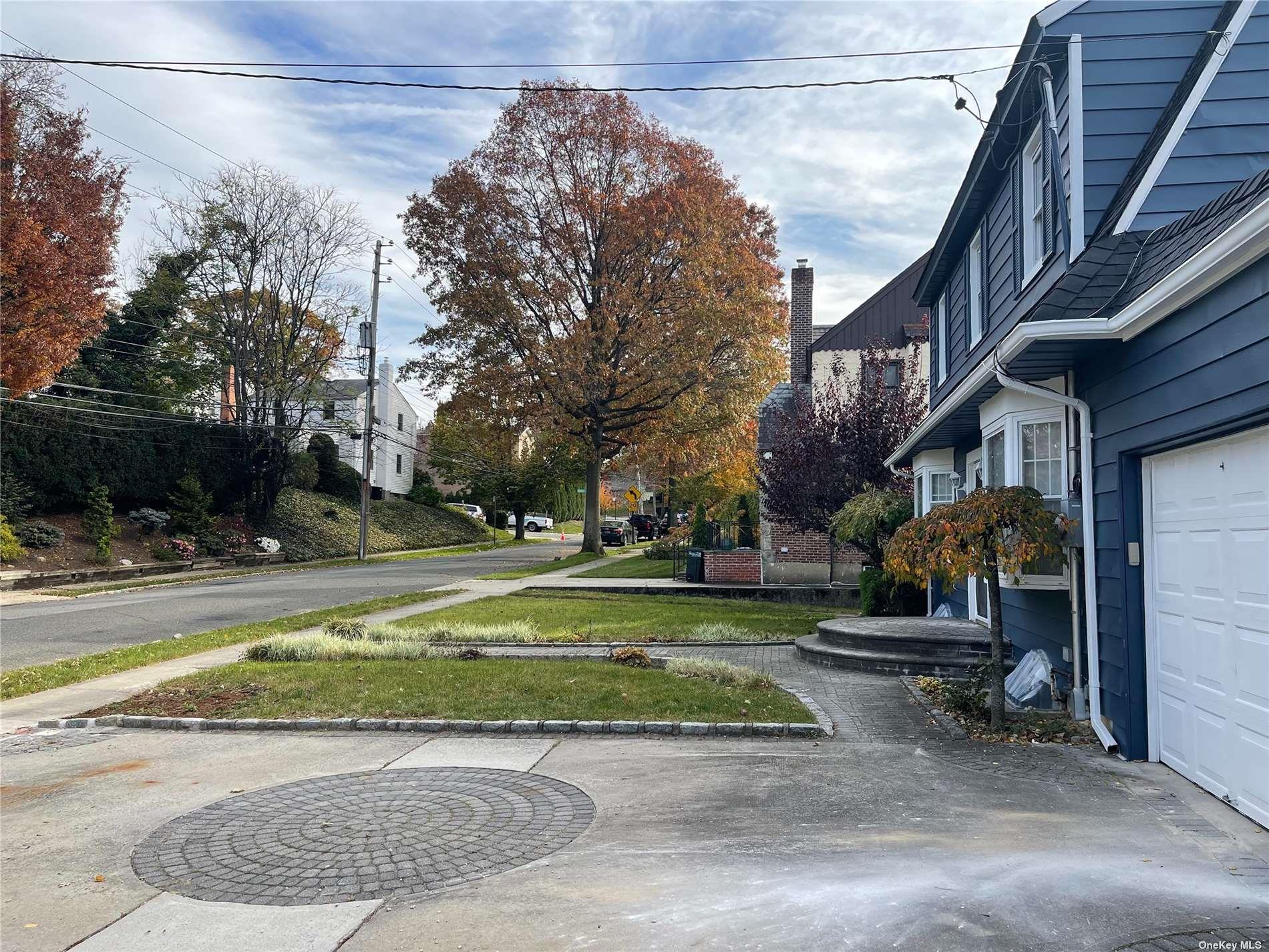 4734 Glenwood Street, Little Neck, New York image 10