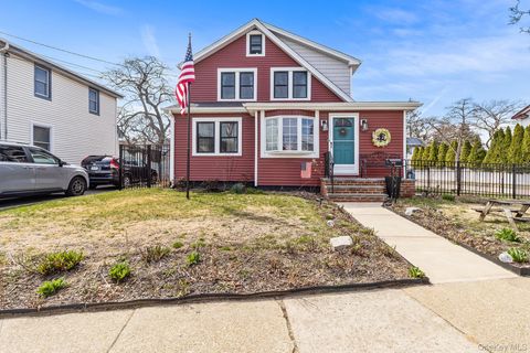 42 Robertson Road Lynbrook NY 11563