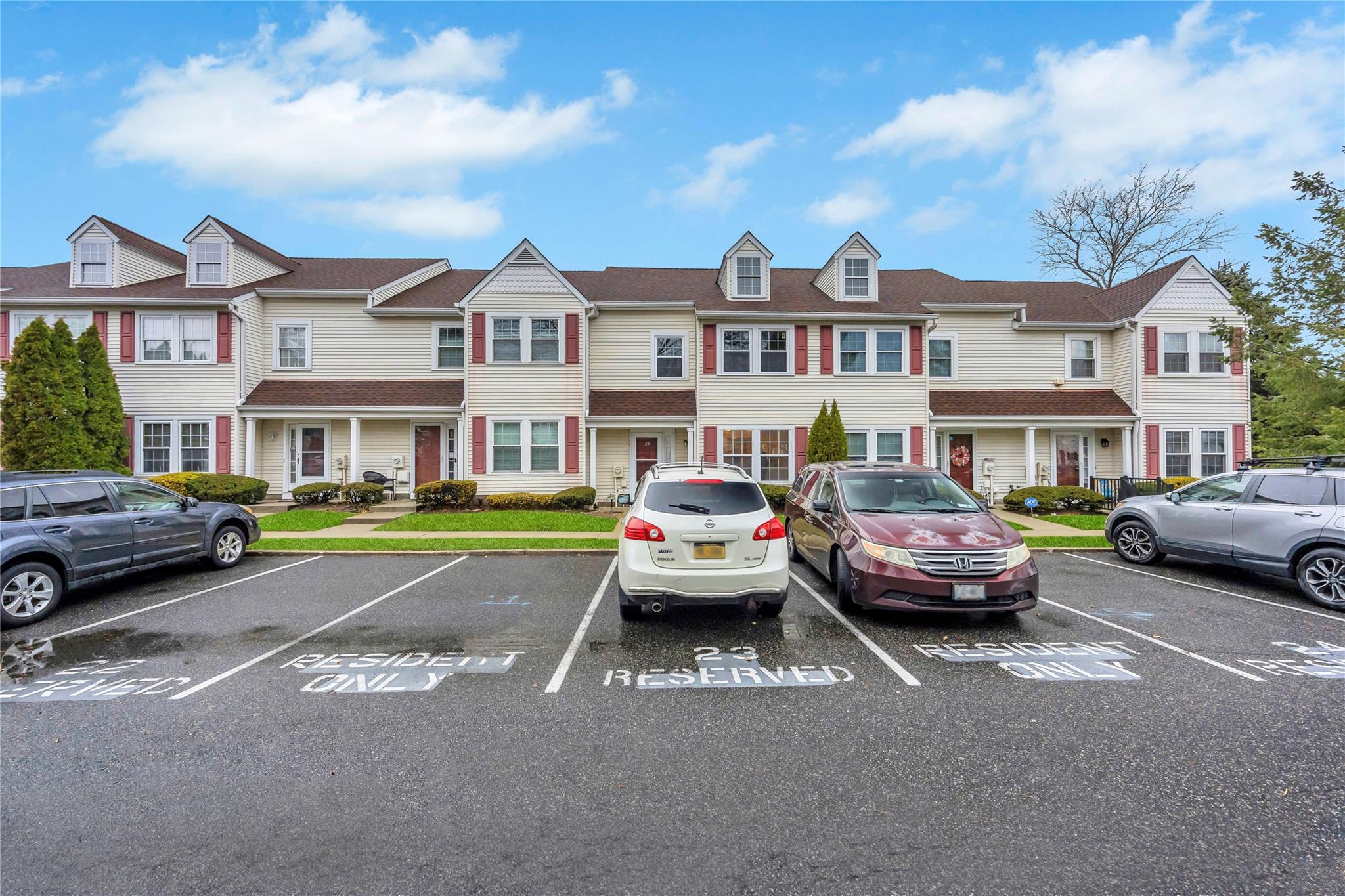 23 Stratford Green #23, Farmingdale, New York image 3