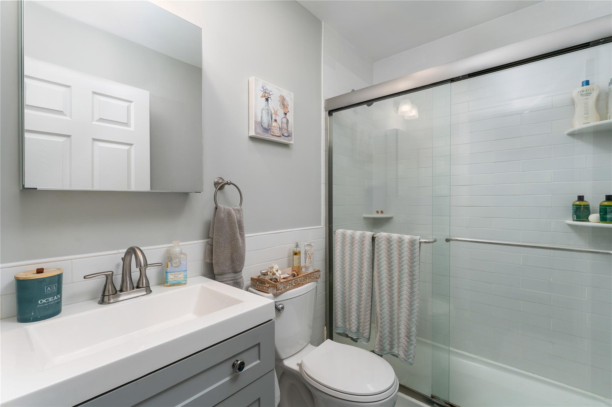 10 Strathmore Gate Drive, Stony Brook, New York image 15