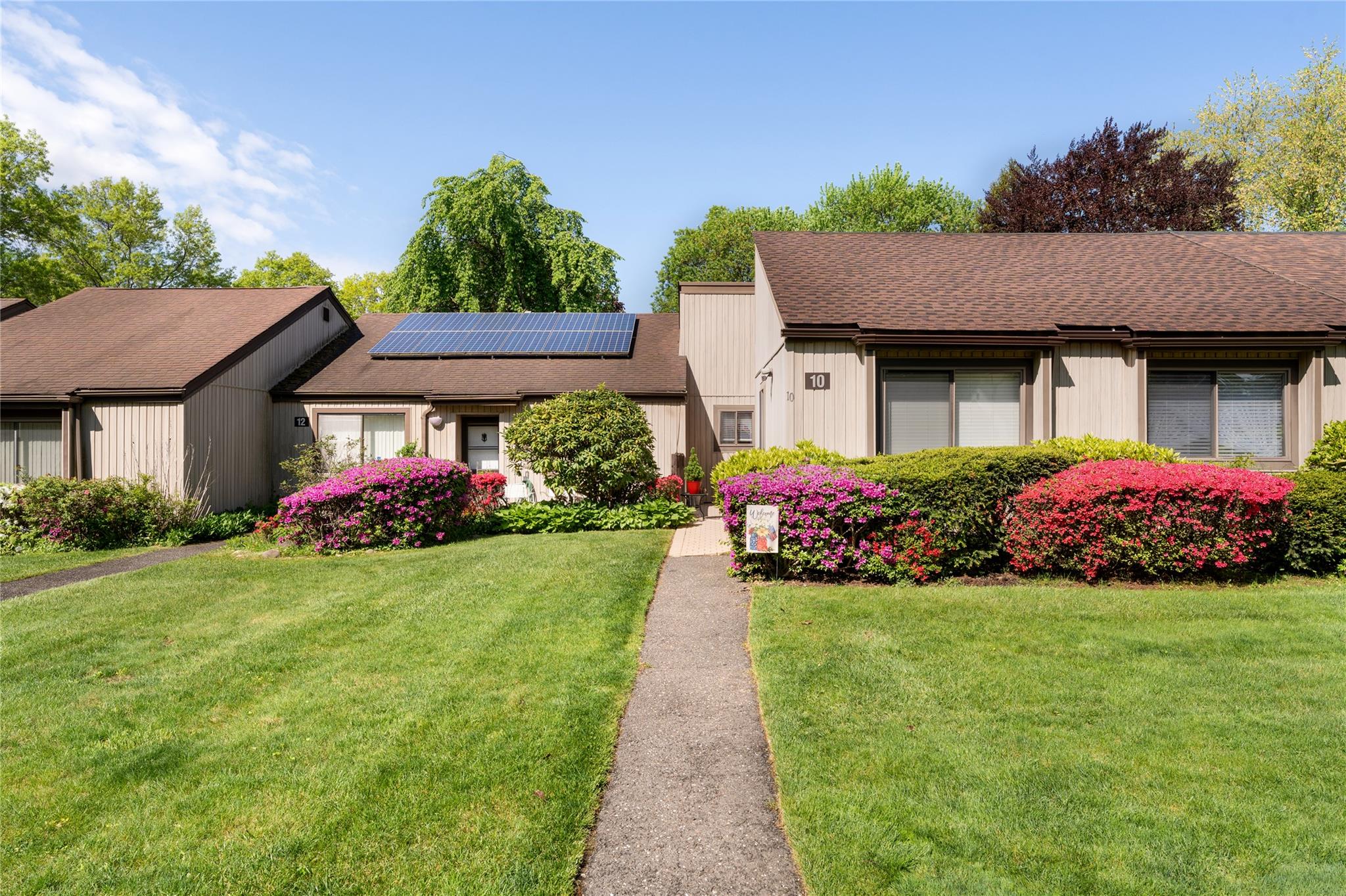 Strathmore Gate Drive, Stony Brook, Hamptons, NY - 2 Bedrooms  
2 Bathrooms - 