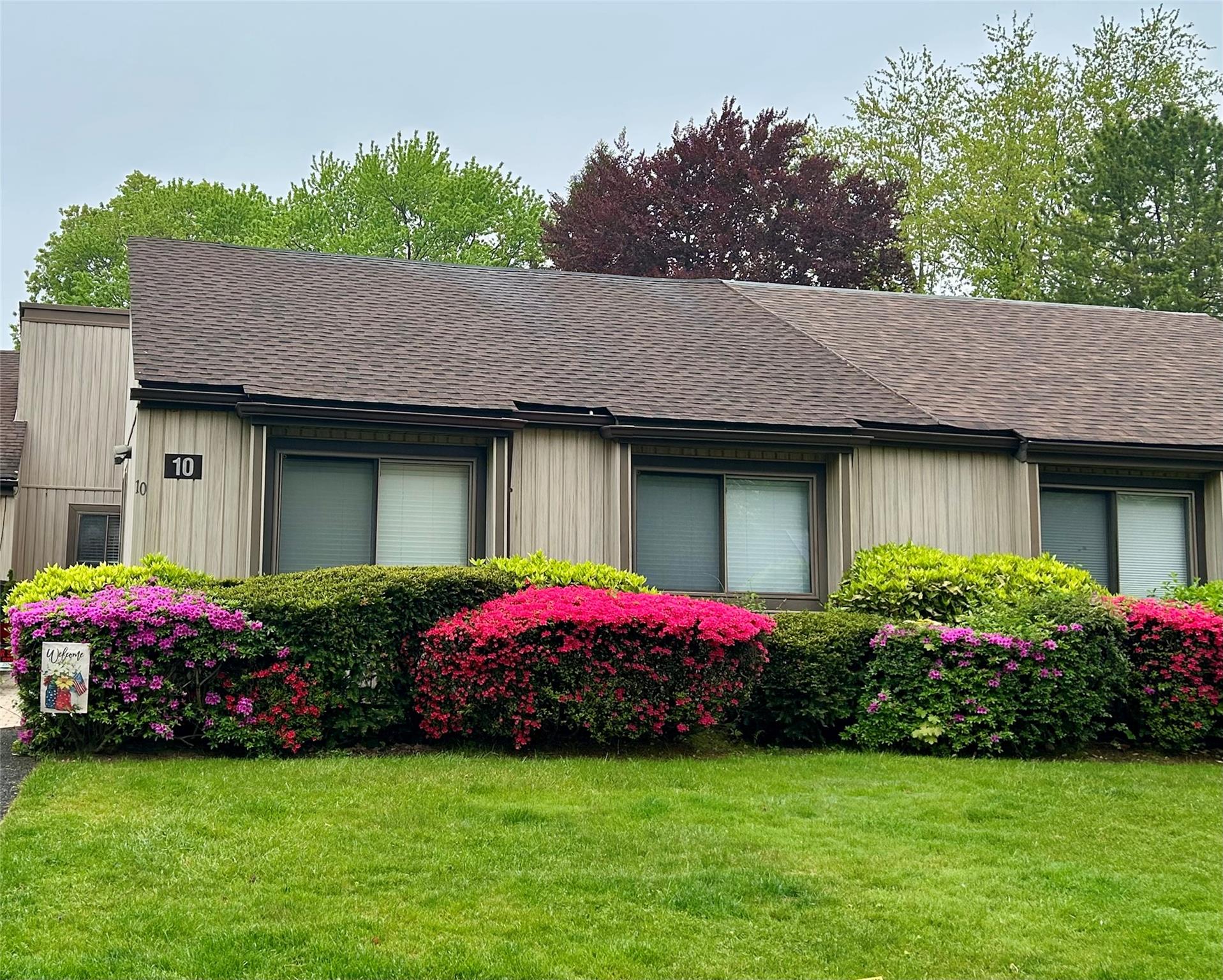 Strathmore Gate Drive, Stony Brook, Hamptons, NY - 2 Bedrooms  
2 Bathrooms - 