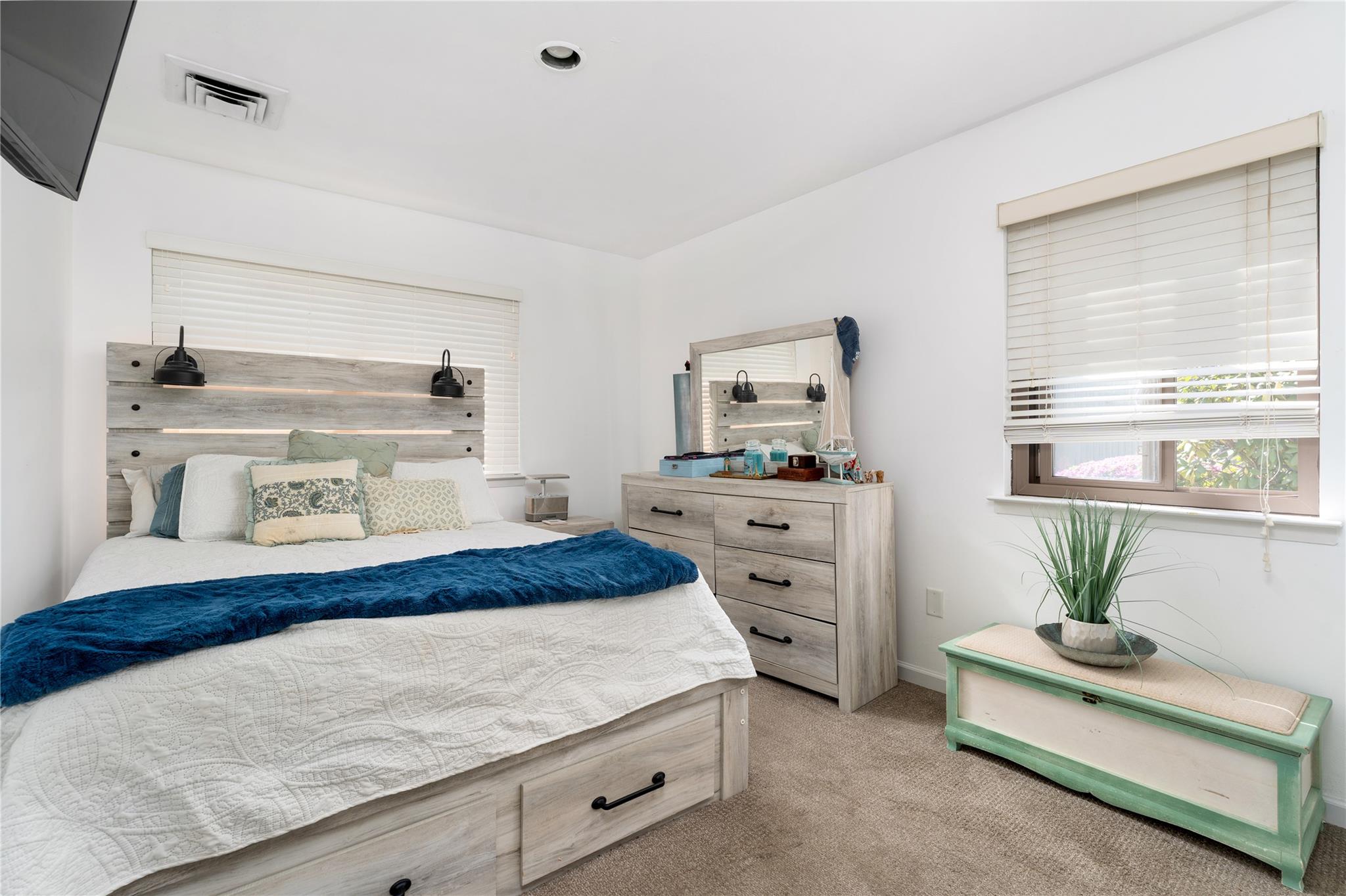 10 Strathmore Gate Drive, Stony Brook, New York image 14