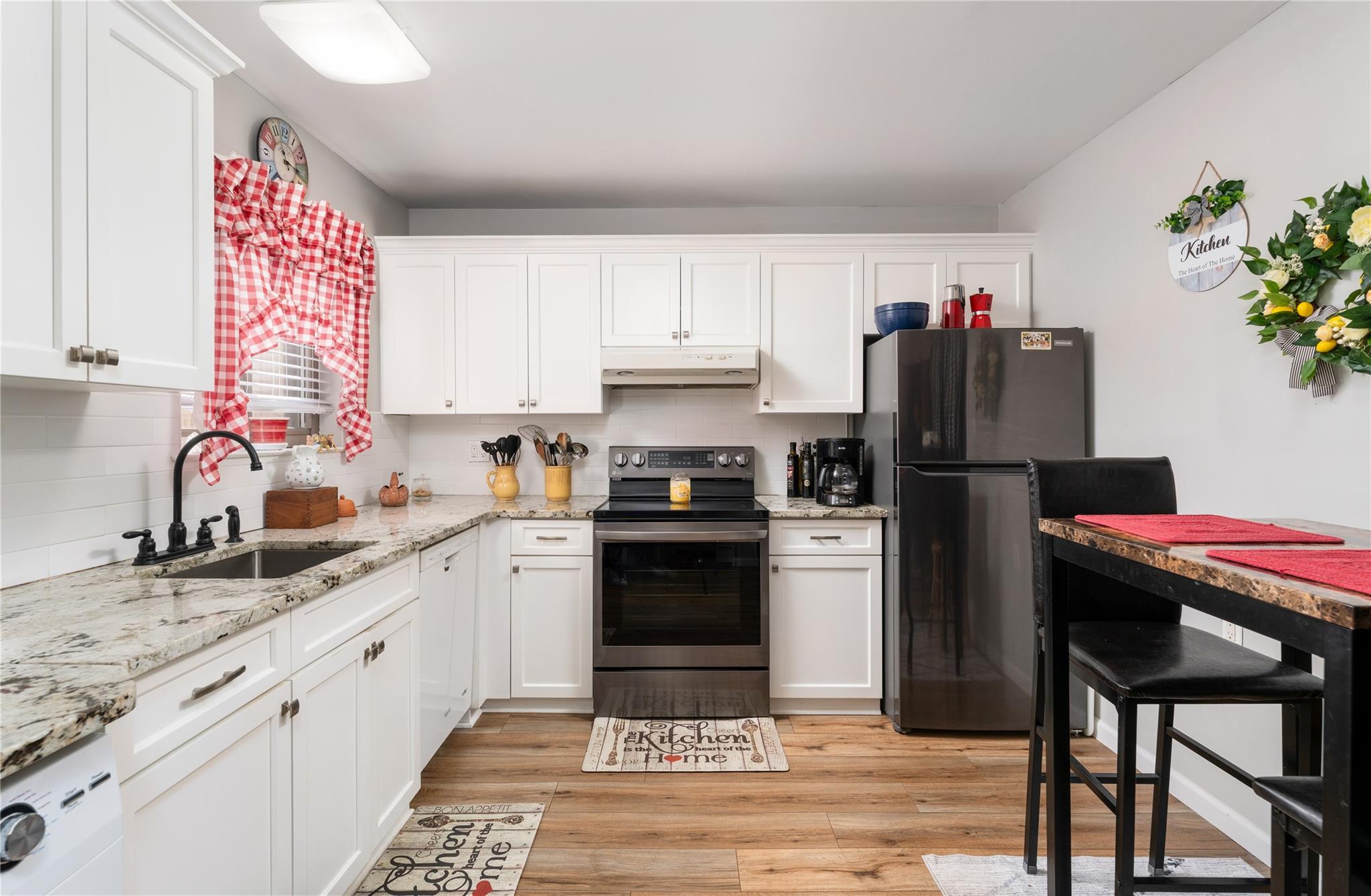 10 Strathmore Gate Drive, Stony Brook, New York image 8