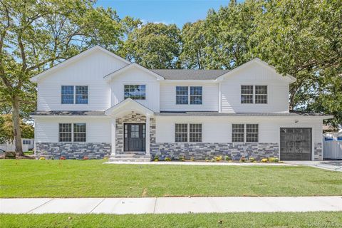 Homes For Sale - 104 Grand Boulevard<br/> Massapequa Park, NY 11762