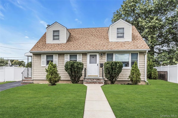 5 PLOVER LN, HICKSVILLE, NY 11801 - Image f88cc5ab4981f5fb90da07bf7d2ddcea/2866151746