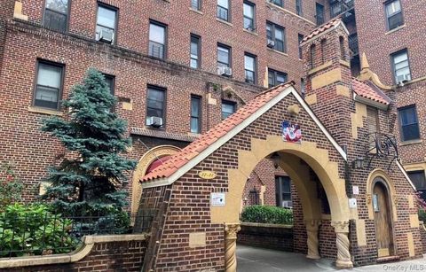 Photo of 37-21 80th Street #2A, Jackson Heights, NY 11372 (MLS # 967258)