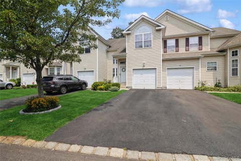 Condo For Sale - 34 Cranberry Circle<br/> Medford, NY 11763