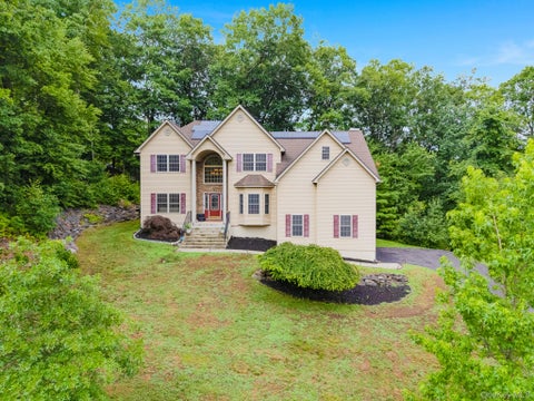 Homes For Sale - 5 Sherwood Court<br/> Highland Mills, NY 10930