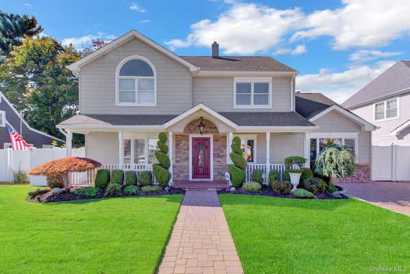12 CRABTREE LN, LEVITTOWN, NY 11756 - Image f8a78f98ca29d54b18a59fccb72c974d/458257858