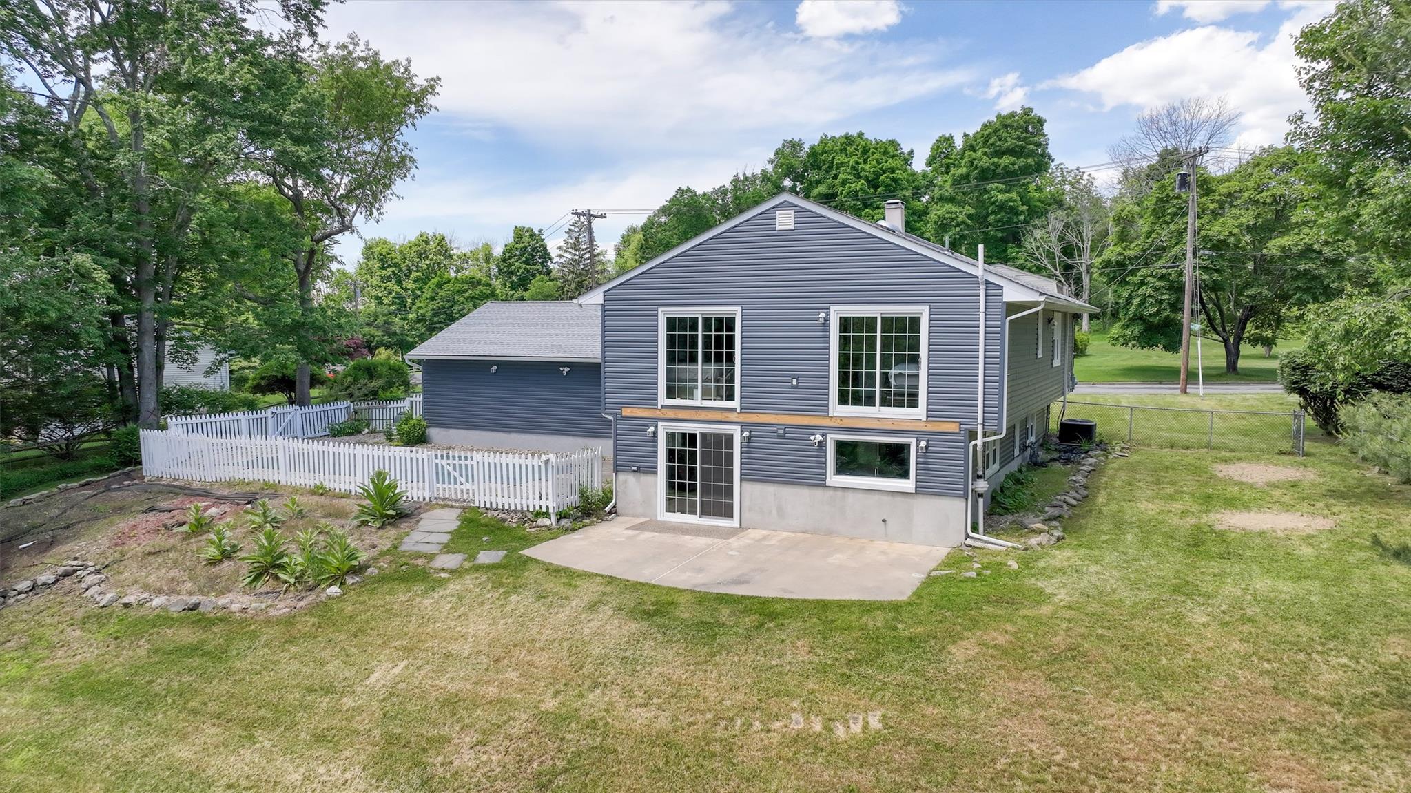 8 Clinton Court, Monroe, New York image 3