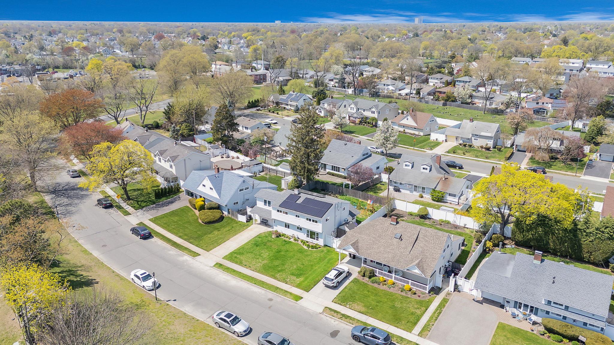 418 Twin Lane, Wantagh, New York image 23