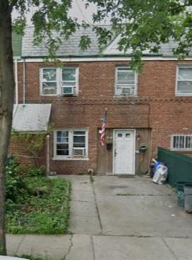 Property for Sale at 196 Street St, Flushing, Queens, NY - Bedrooms: 3 
Bathrooms: 1 
Rooms: 4  - $725,000