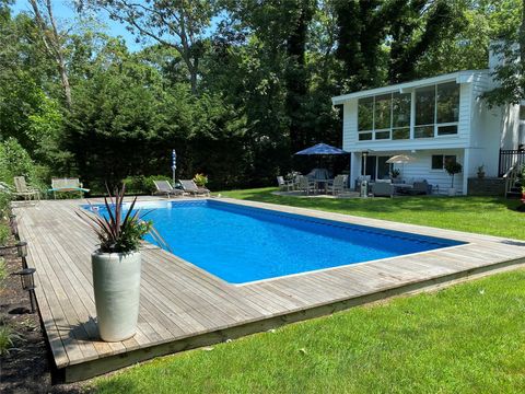 96 South Road Westhampton NY 11977