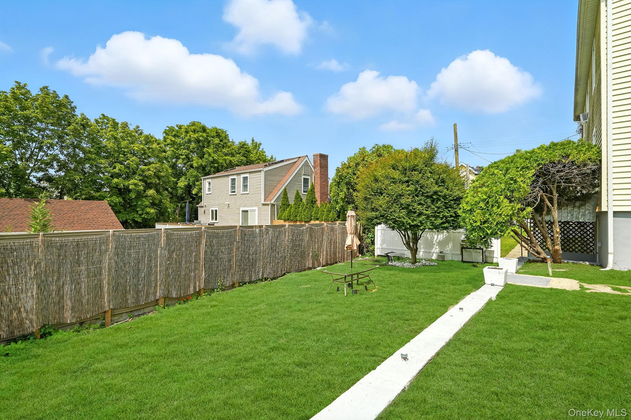 West Harrison, New York 10604, United States, 4 Bedrooms Bedrooms, ,2 BathroomsBathrooms,Residential,Active,202551