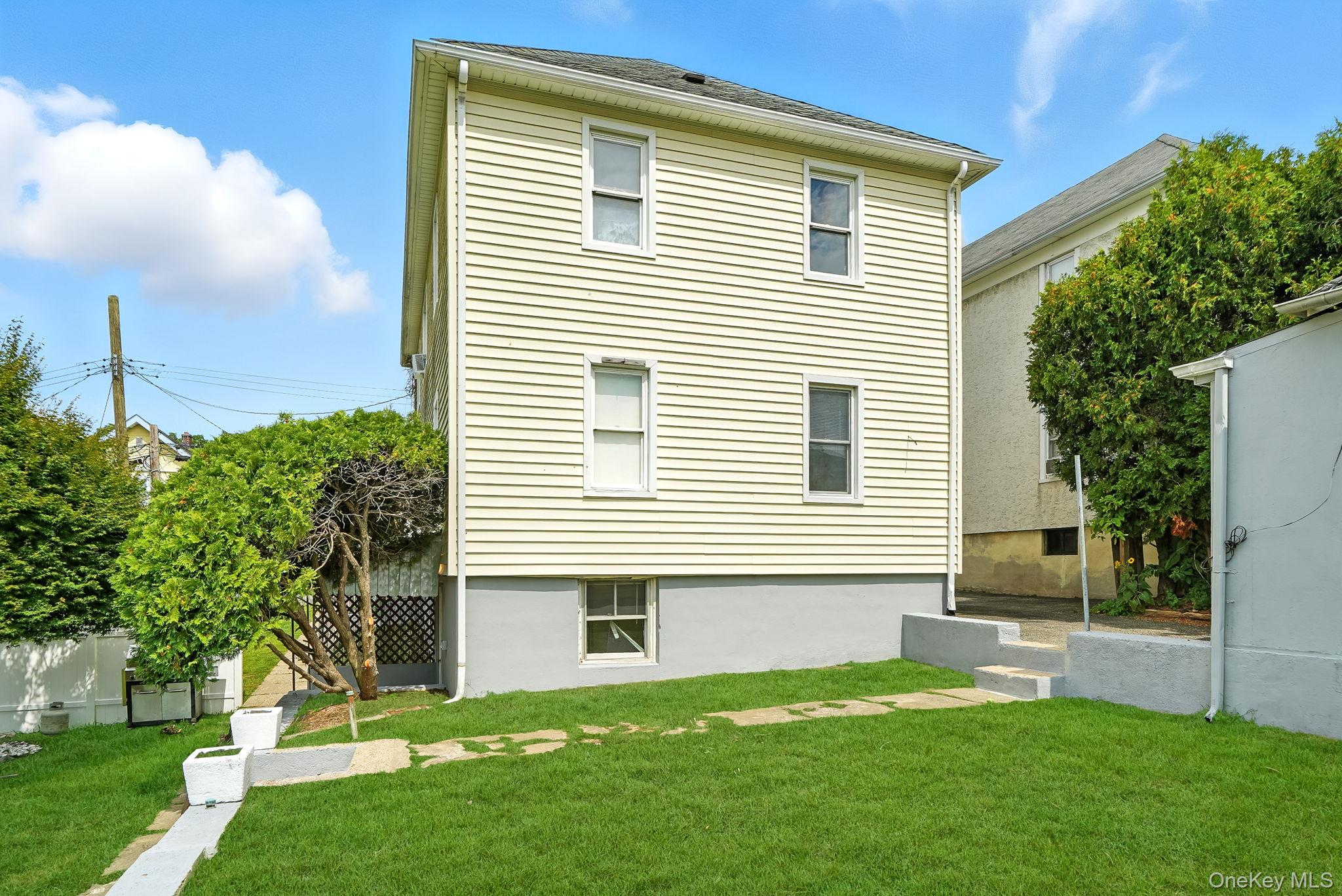 West Harrison, New York 10604, United States, 4 Bedrooms Bedrooms, ,2 BathroomsBathrooms,Residential,Active,202551