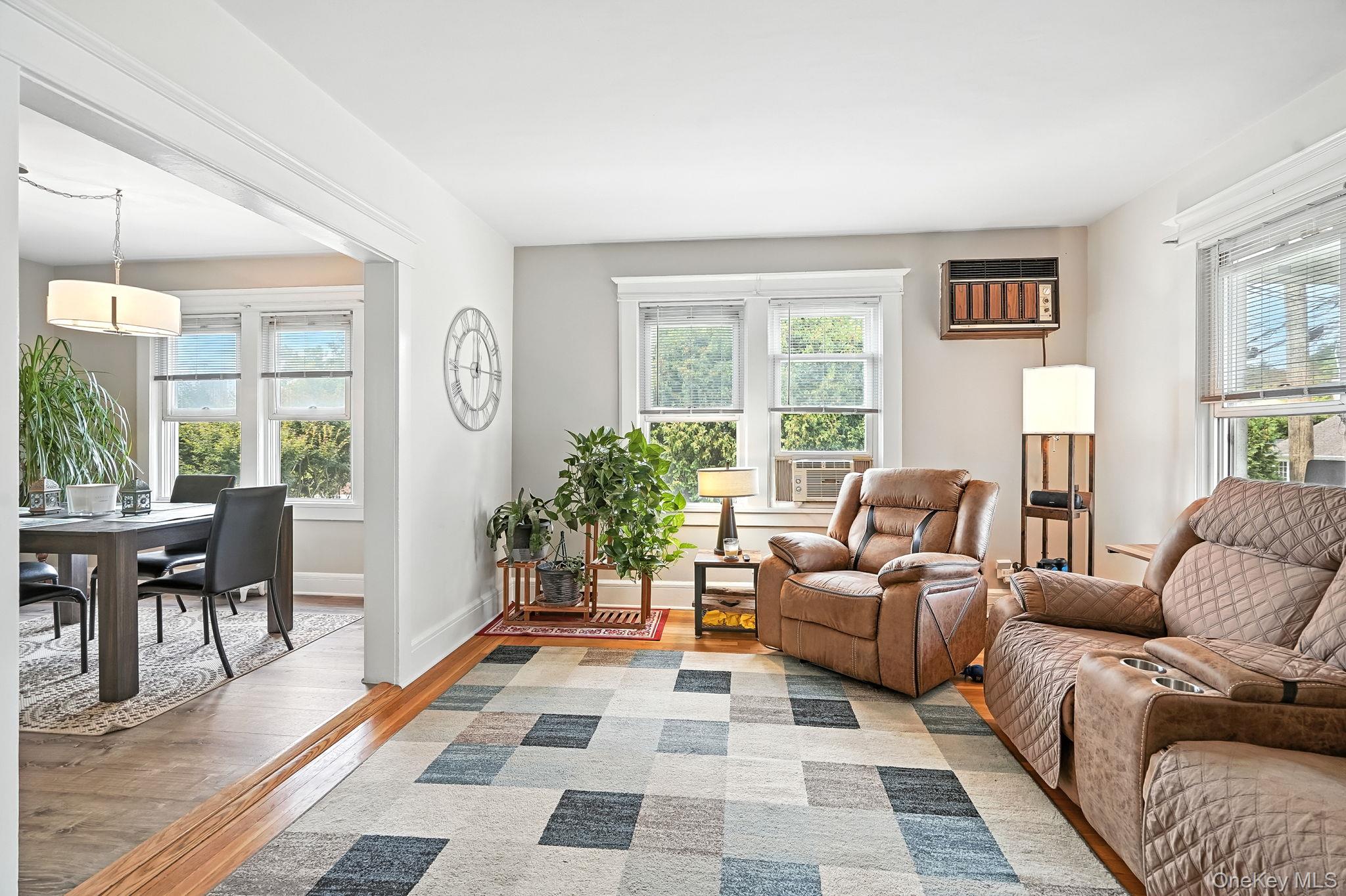 West Harrison, New York 10604, United States, 4 Bedrooms Bedrooms, ,2 BathroomsBathrooms,Residential,Active,202551