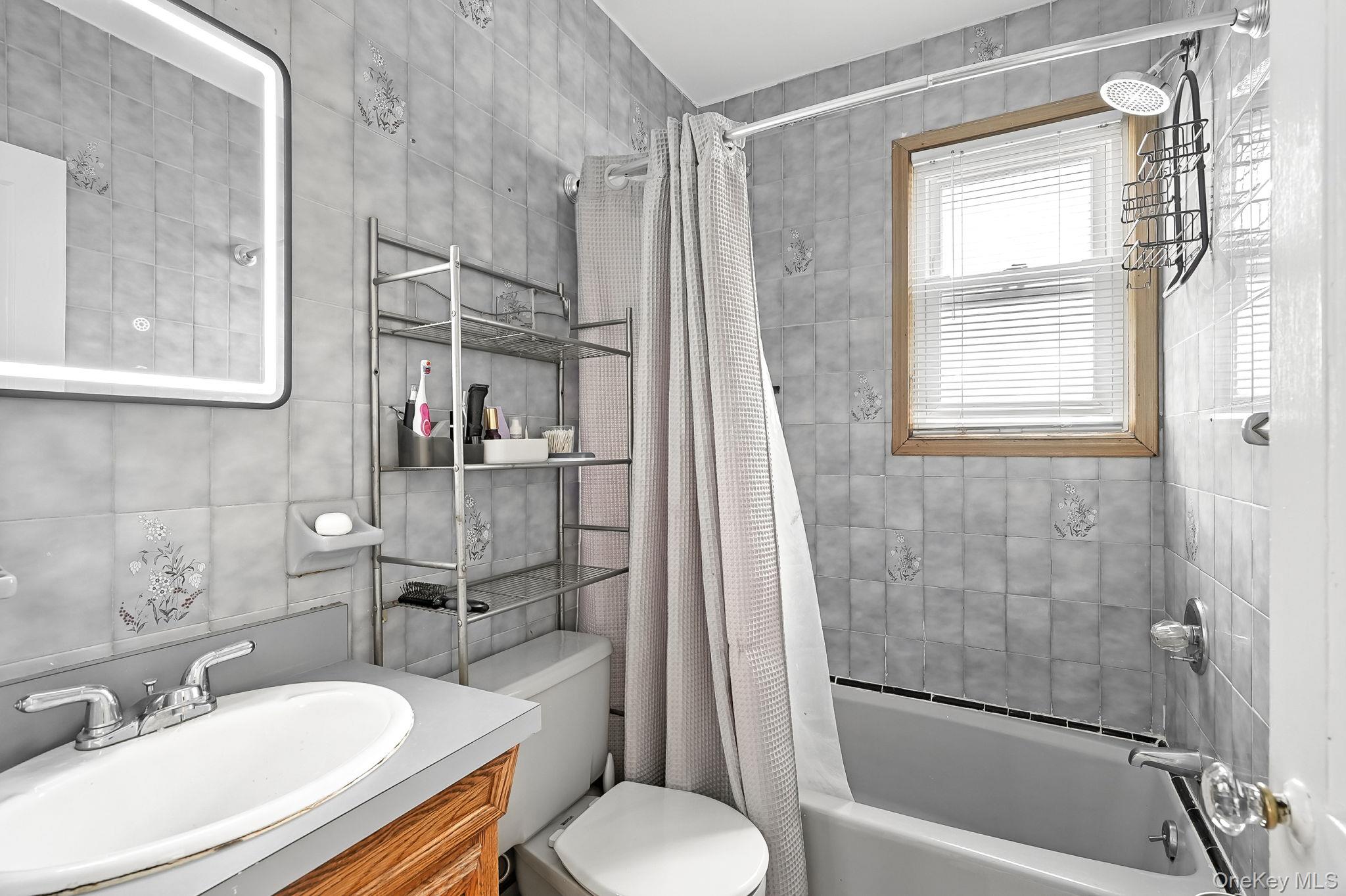 West Harrison, New York 10604, United States, 4 Bedrooms Bedrooms, ,2 BathroomsBathrooms,Residential,Active,202551