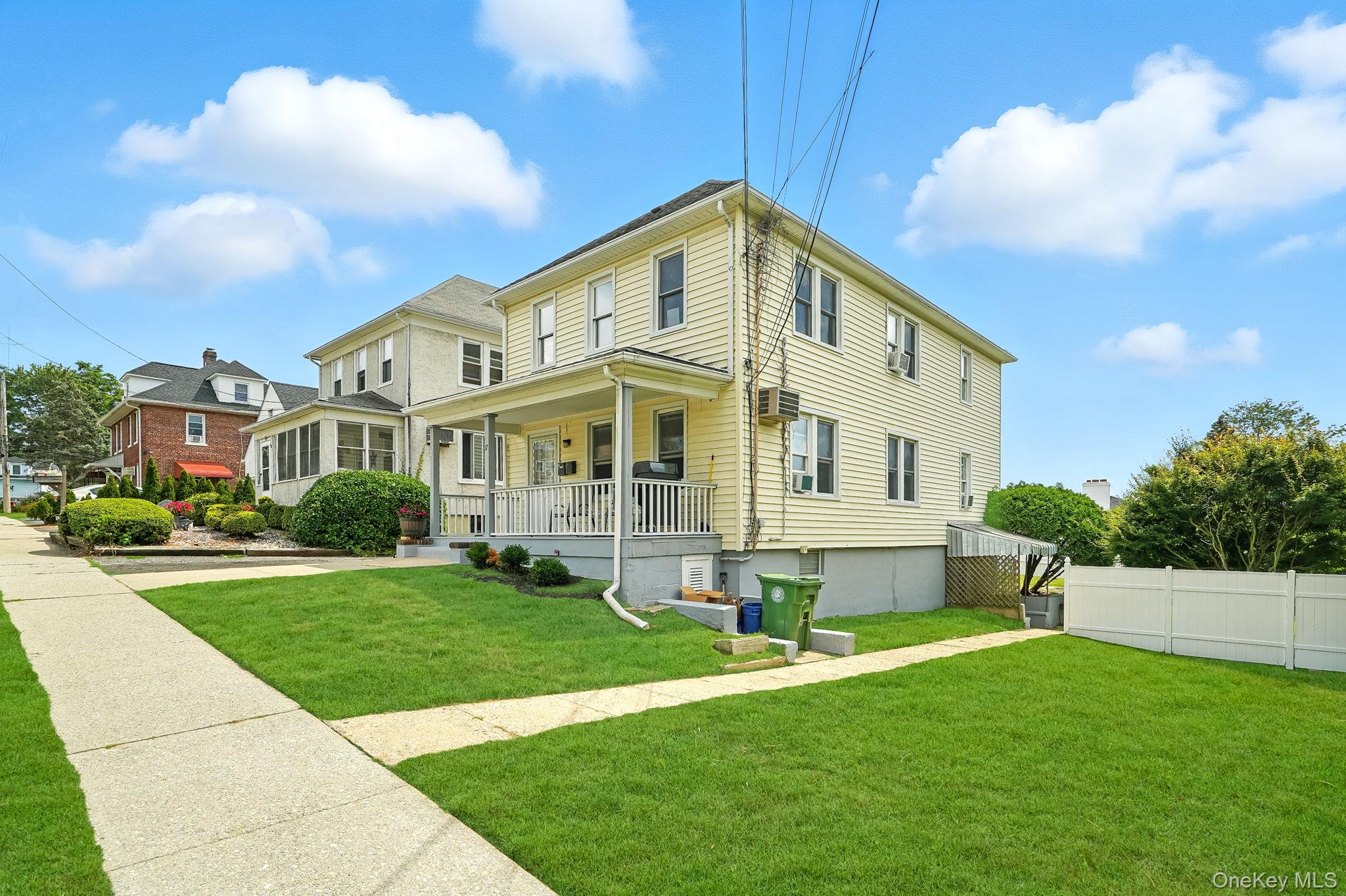 West Harrison, New York 10604, United States, 4 Bedrooms Bedrooms, ,2 BathroomsBathrooms,Residential,Active,202551