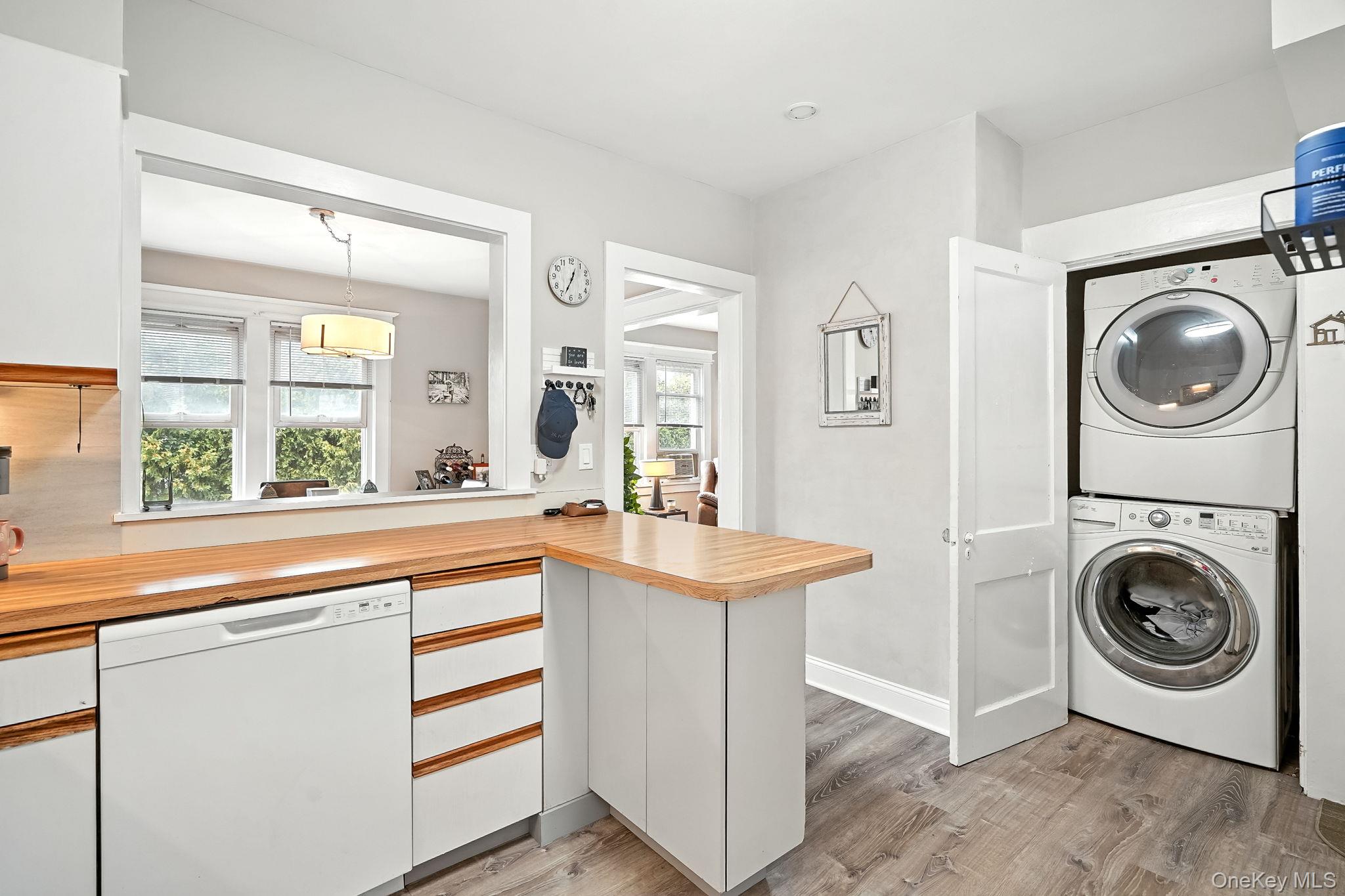 West Harrison, New York 10604, United States, 4 Bedrooms Bedrooms, ,2 BathroomsBathrooms,Residential,Active,202551